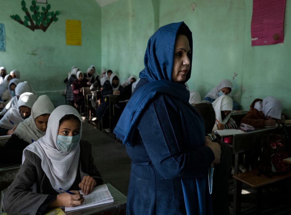 Taliban allows schools, universities in Afghanistan to reopen in March