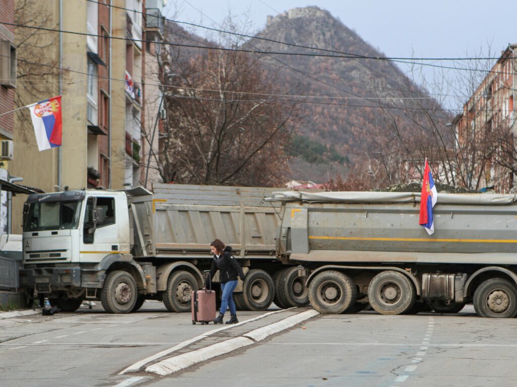 Protesting Serbs in northern Kosovo agree to remove barricades