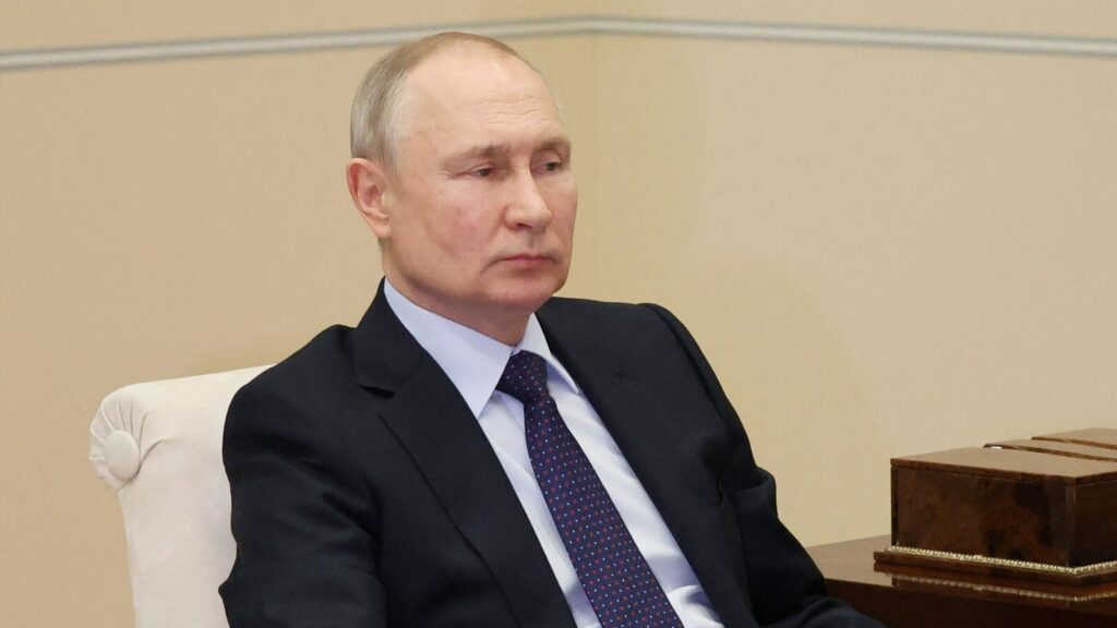 Vladimir Putin's health worsening? Doctors report 'blurred vision, numb tongue'